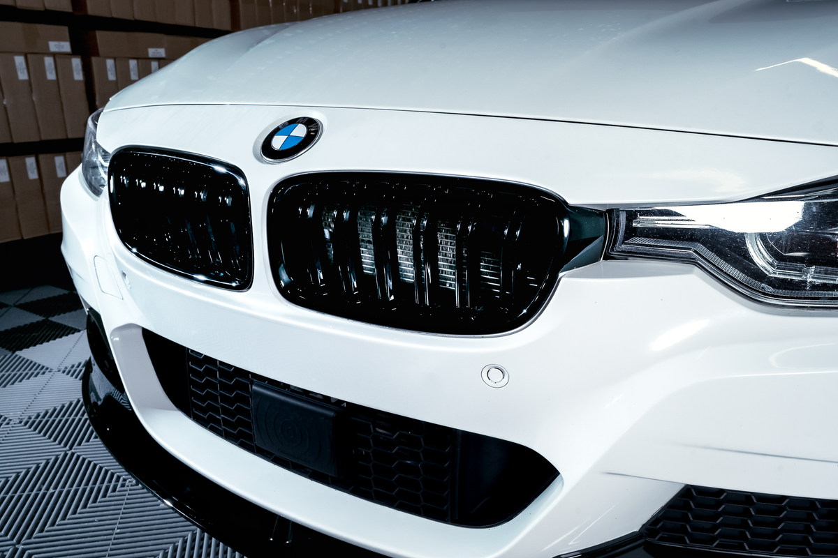 BMW F30 F31, M-look glossy black kidneys