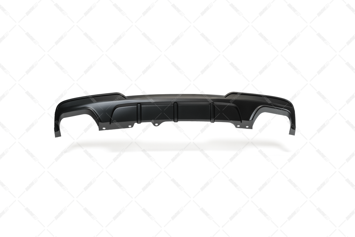 BMW F10 / F11, M-Performance look diffusori matta musta 2+2 ulostuloilla