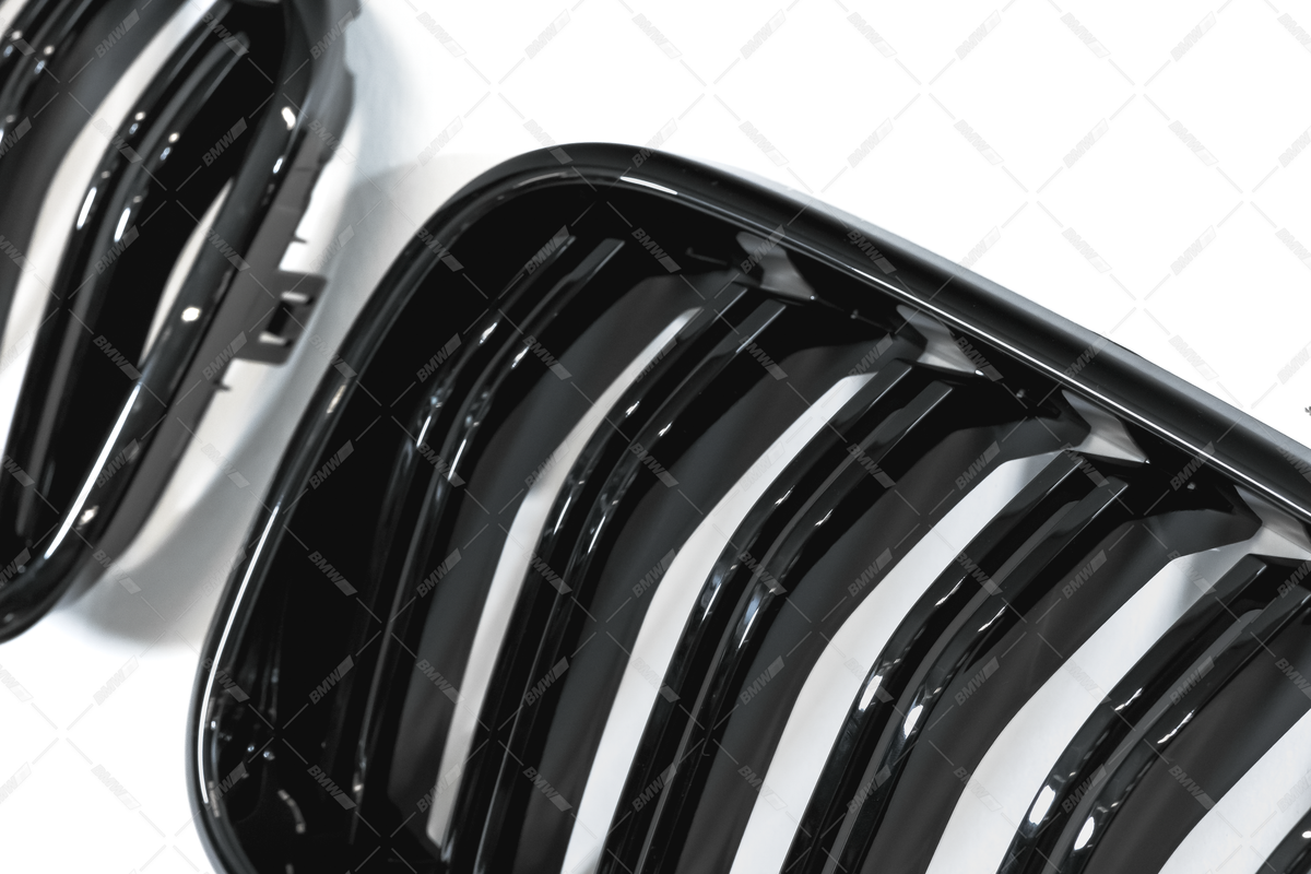 BMW X4 F26 / X3 F25 LCI, M-look kiiltävän mustat munuaiset