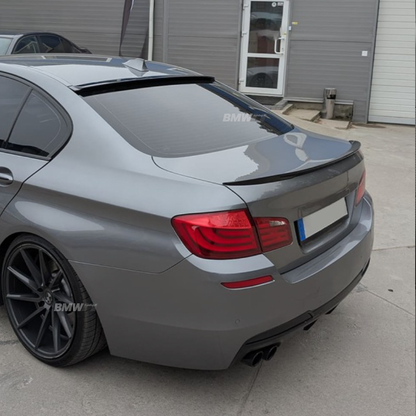 BMW F10, M-Performance Look takaspoileri kiiltävän mustana