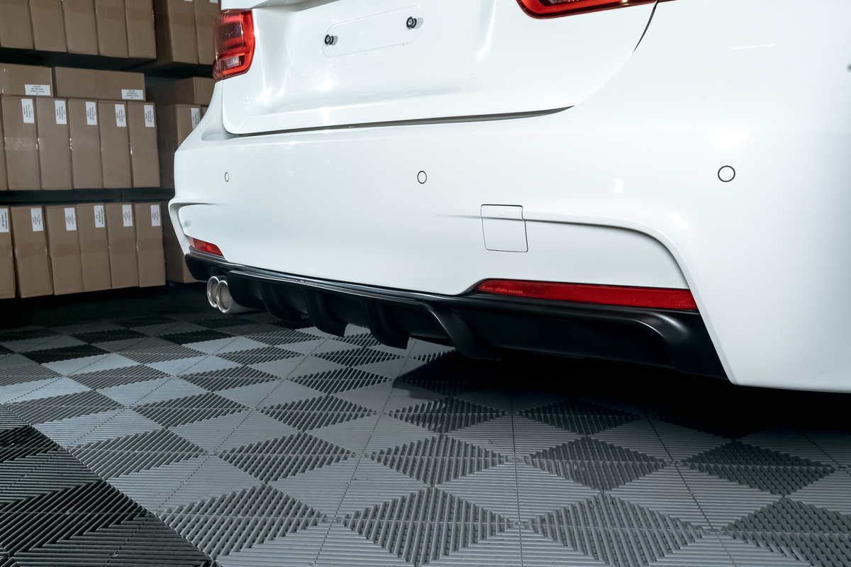 BMW F30 F31 11-18 M-Performance diffussori M-Sport takapuskuriin matta musta