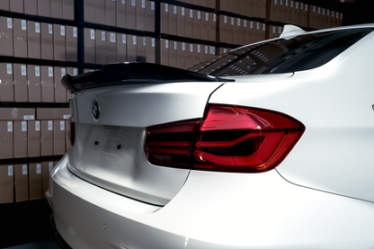 BMW F30, PSM-Look kiiltävän musta takaspoileri