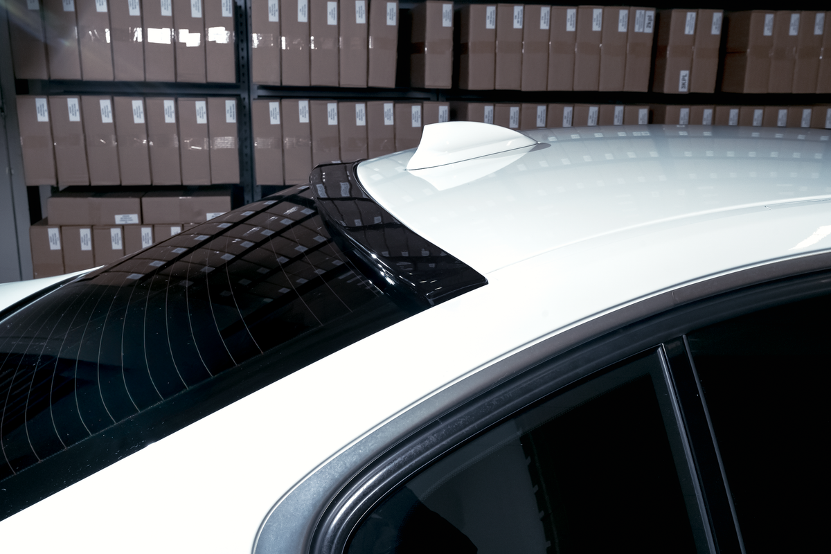 BMW F30, Rear window spoiler glossy black