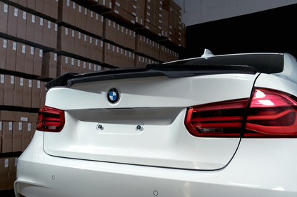 BMW F30 M4-look takaspoileri aito hiilikuitu