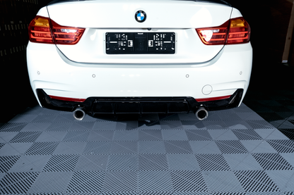 BMW F32 F33 F36 M-Performance kiiltävän musta takapuskurin diffusori yhdelle putkenpäälle vasemmalla ja oikealla