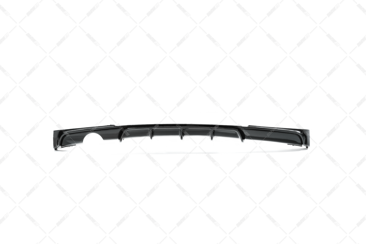 BMW F30 F31 M-Performance diffuusori M-Sport takapuskuriin, kiiltävän musta