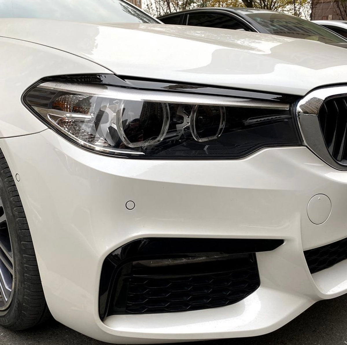 Bmw 5-sarja G30 G31 kiiltävän mustat valoluomet