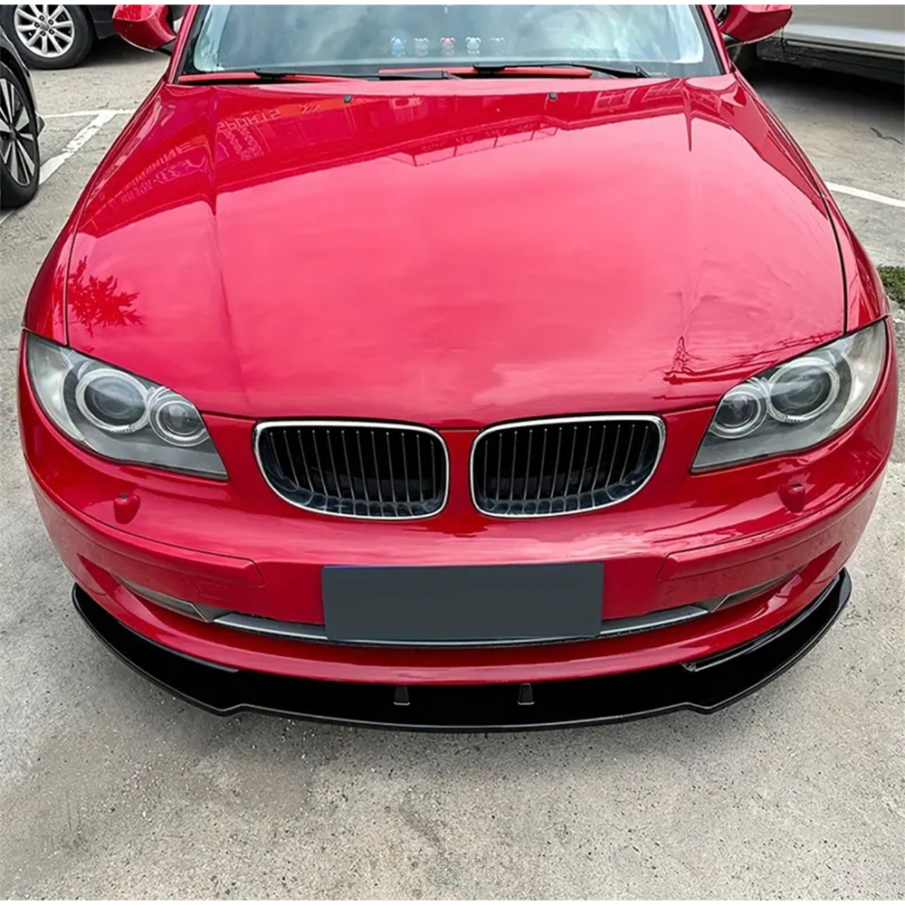 BMW E81 E82 E87 E88, Etupuskurin lippa kiiltävän musta vakio puskuriin