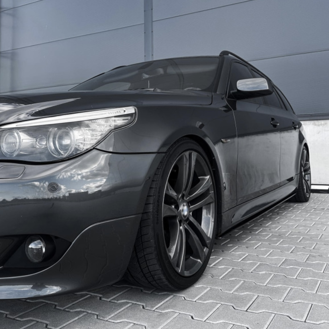 BMW E60/E61, skirt inserts glossy black