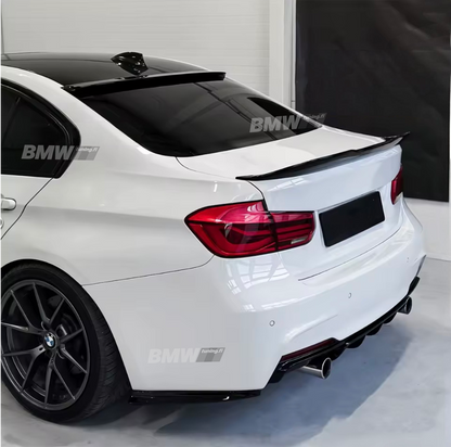 BMW F30 F31, PSM takapuskurin kiiltävän mustat lisäpalat