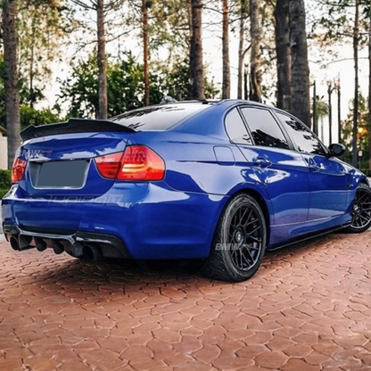 BMW E90 PSM-look kiiltävän musta takaspoileri